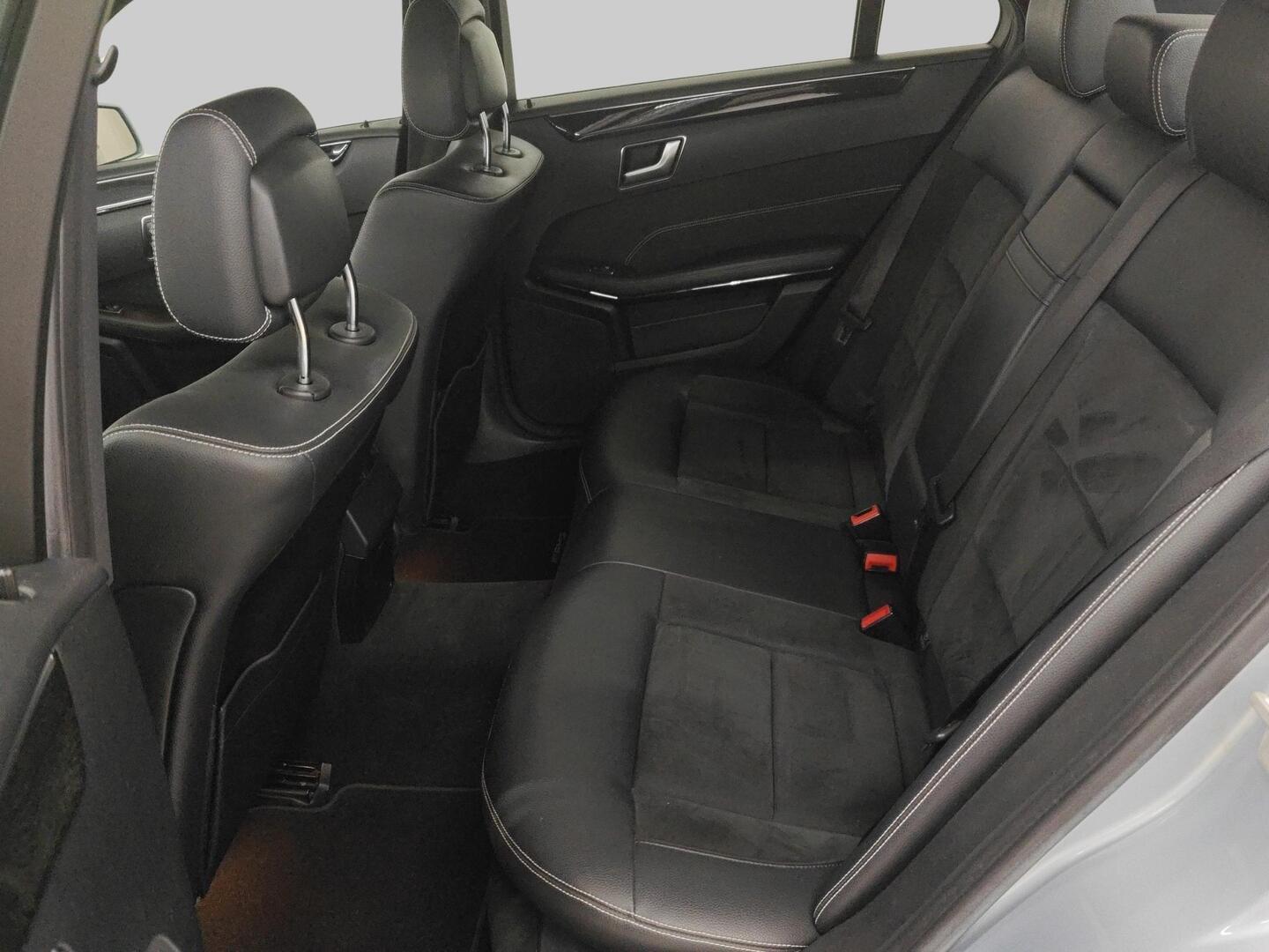 MERCEDES-BENZ E 2013