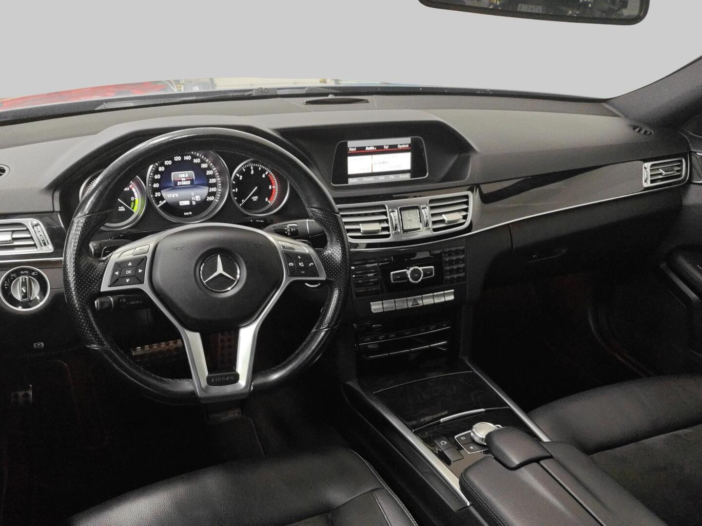 MERCEDES-BENZ E 2013