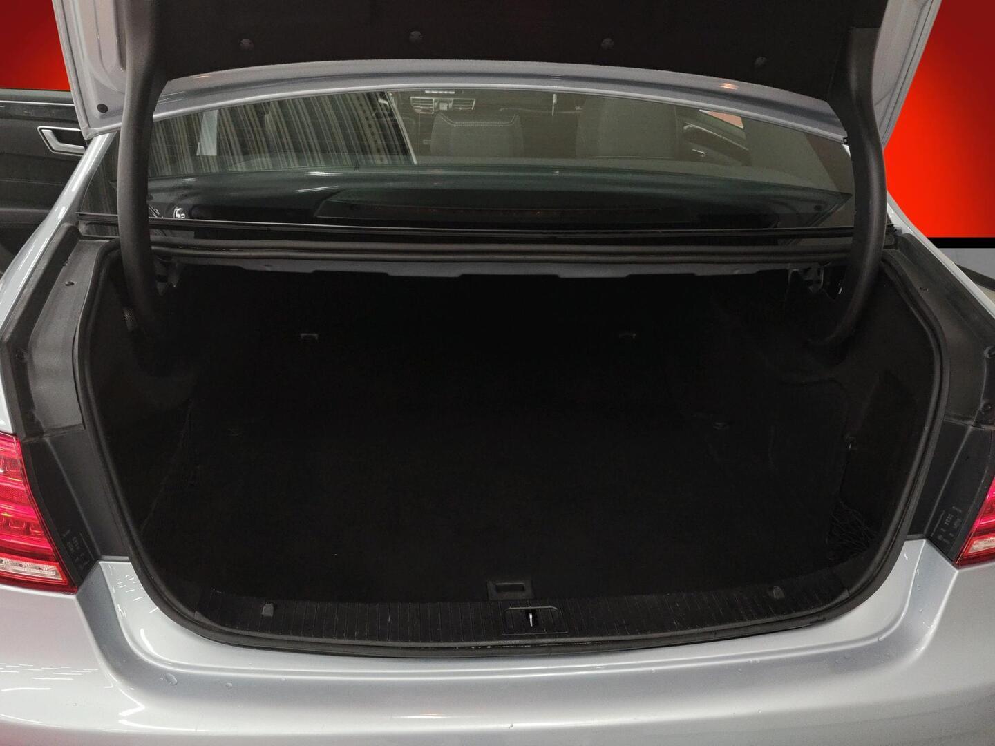 MERCEDES-BENZ E 2013