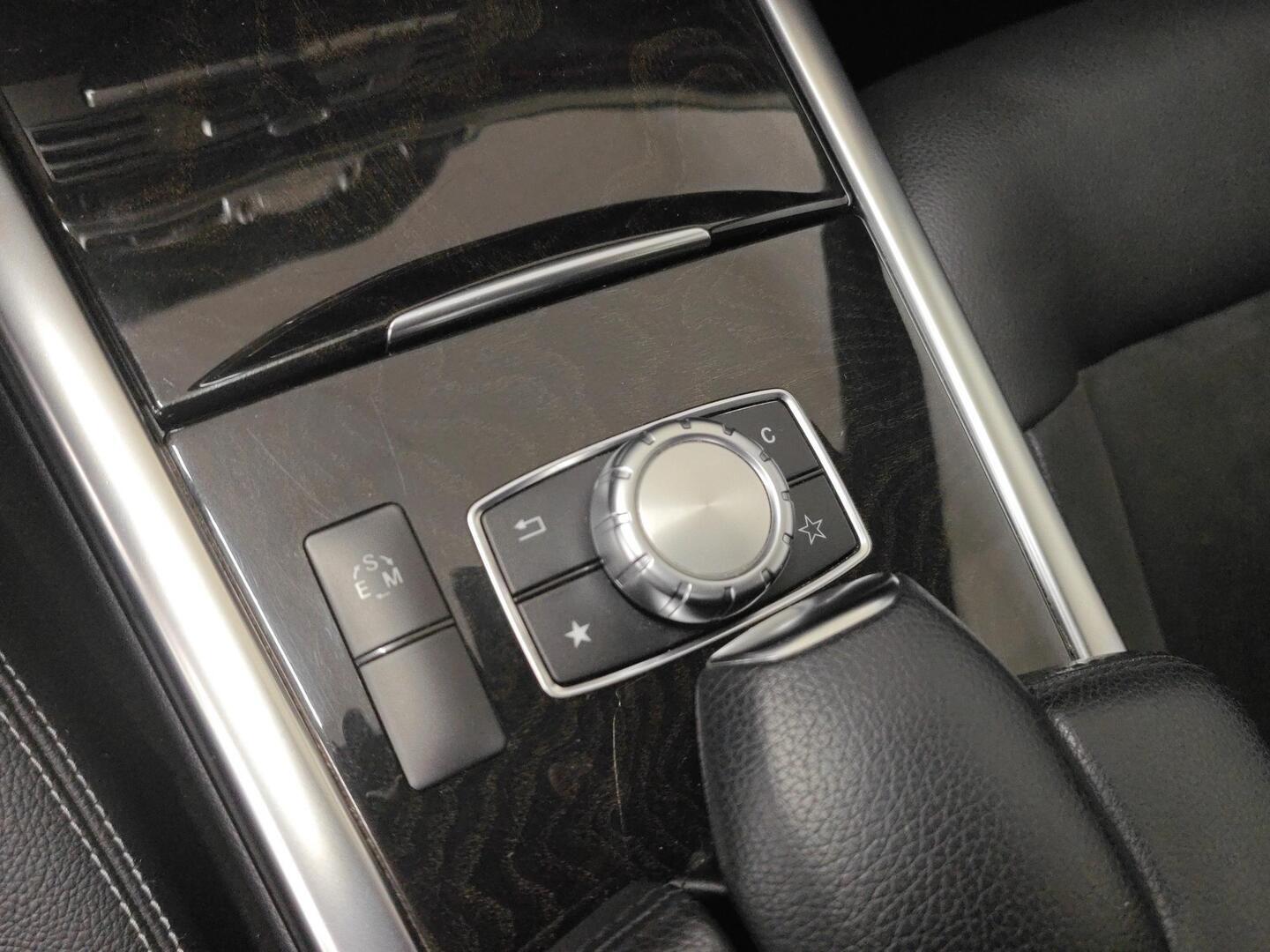 MERCEDES-BENZ E 2013