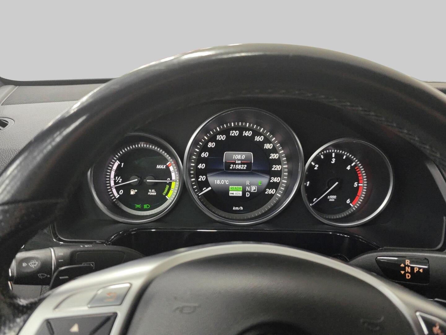 MERCEDES-BENZ E 2013