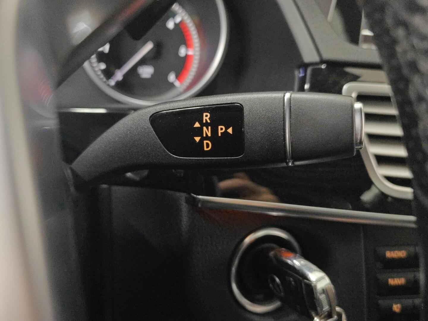 MERCEDES-BENZ E 2013