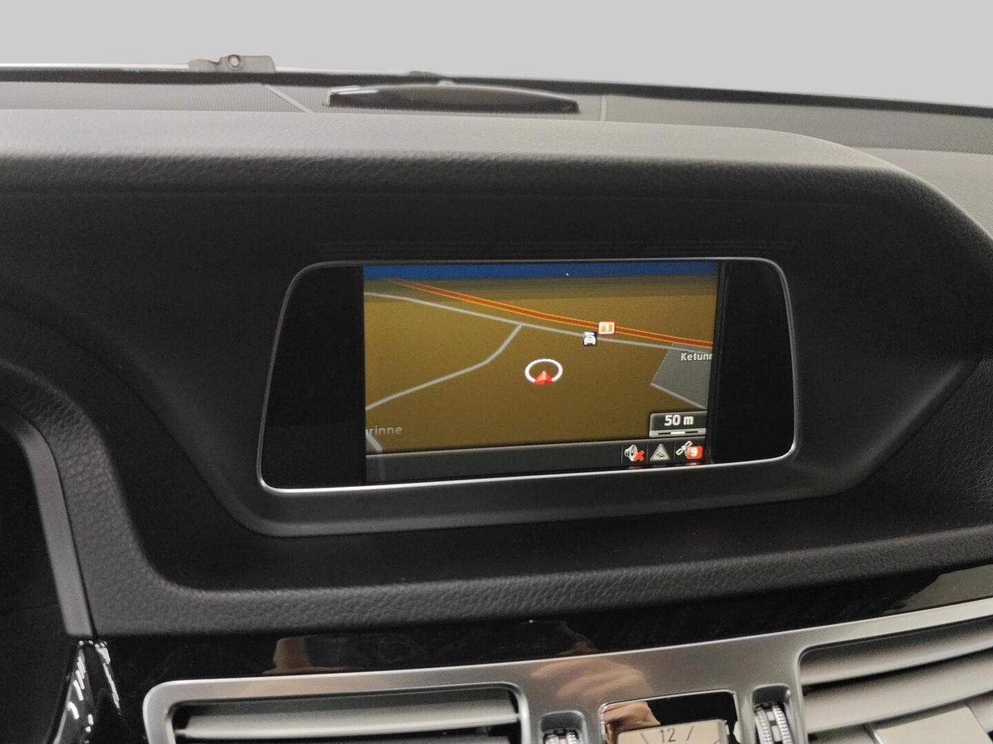 MERCEDES-BENZ E 2013