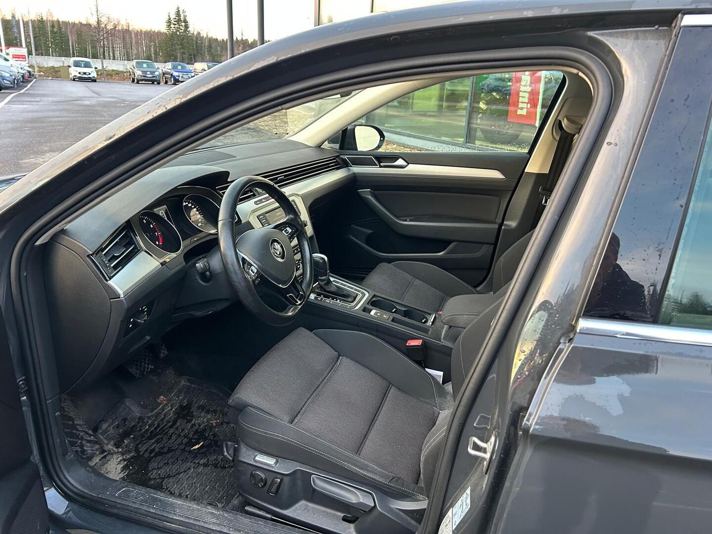 VOLKSWAGEN Passat 2017