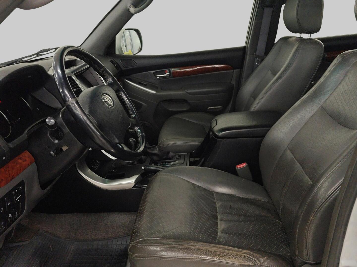 TOYOTA Land Cruiser 2005