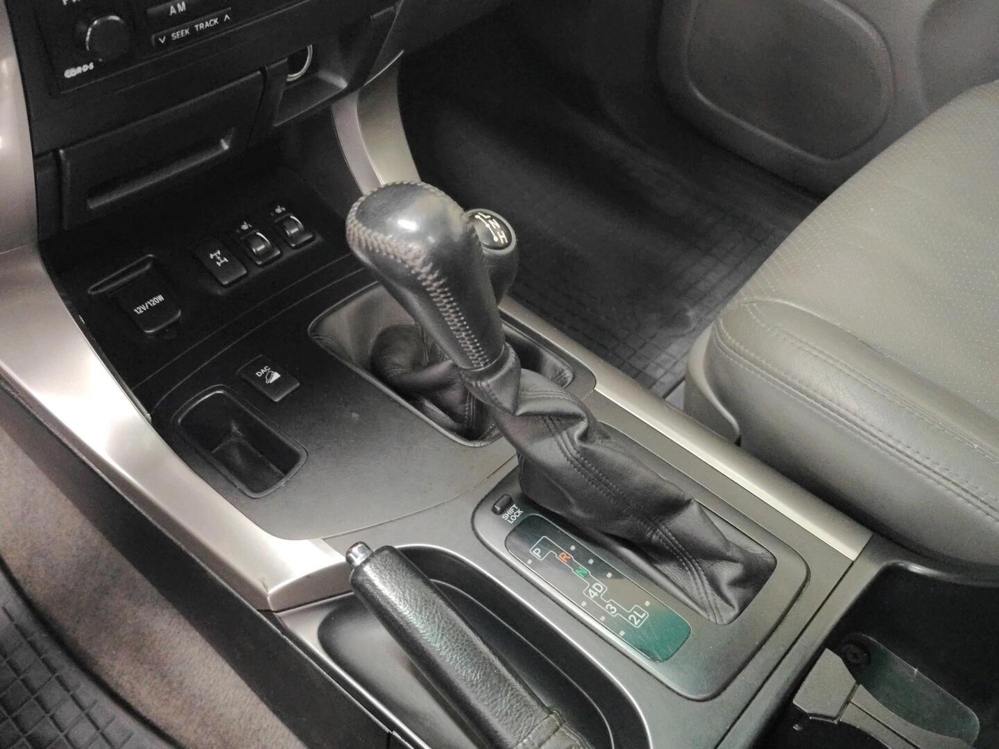 TOYOTA Land Cruiser 2005