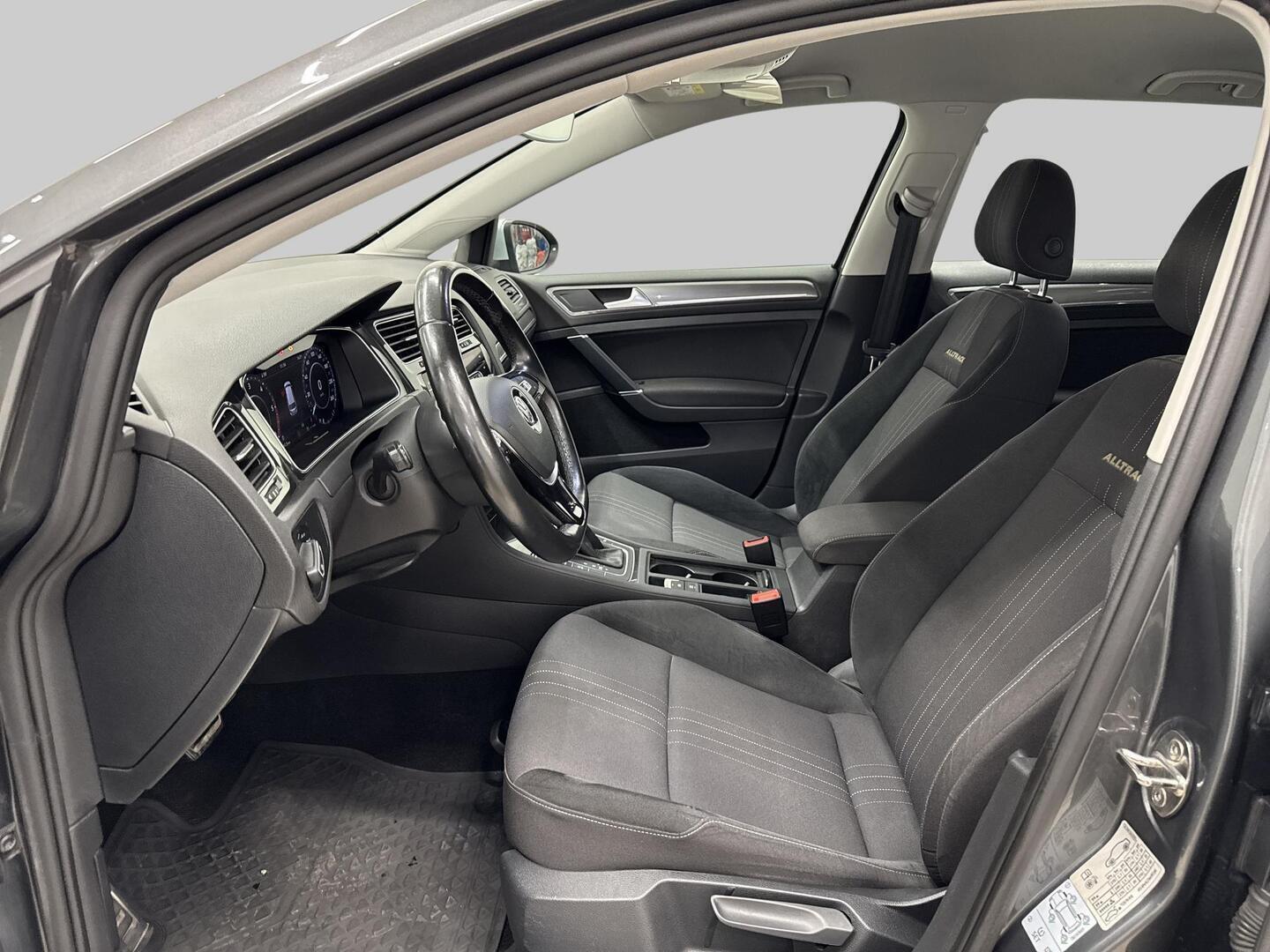 VOLKSWAGEN Golf 2019