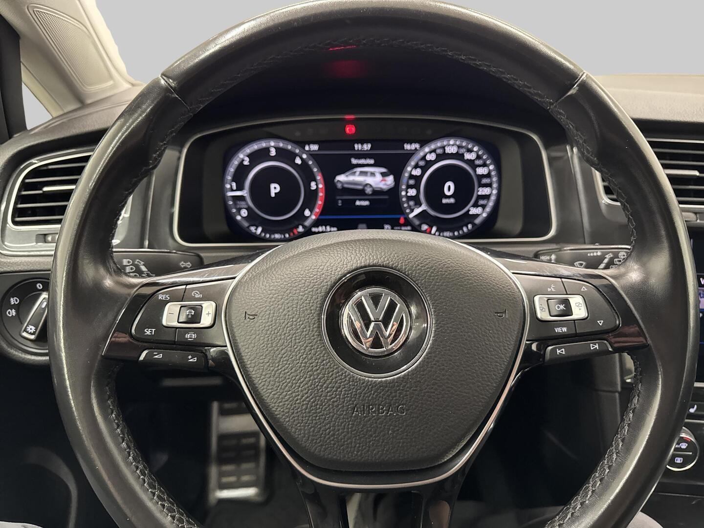 VOLKSWAGEN Golf 2019