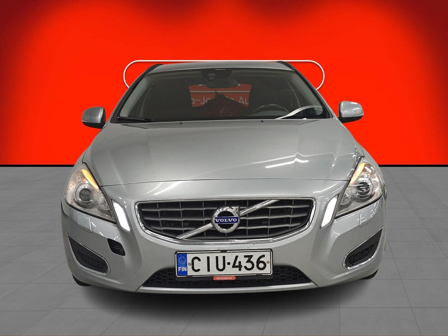 VOLVO V60 2013