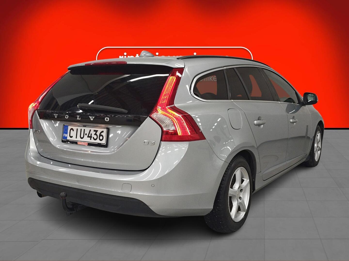VOLVO V60 2013