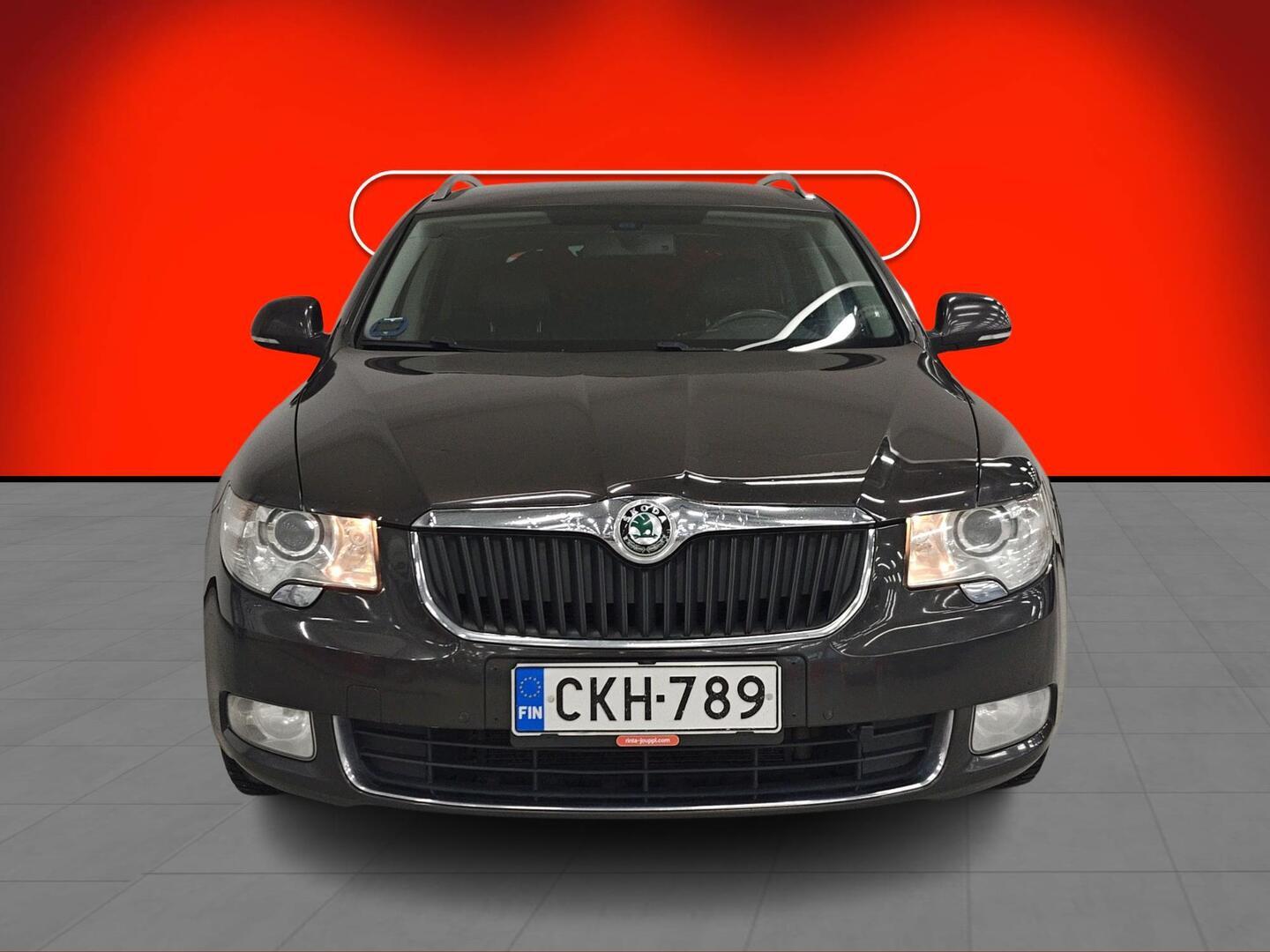 SKODA Superb 2011