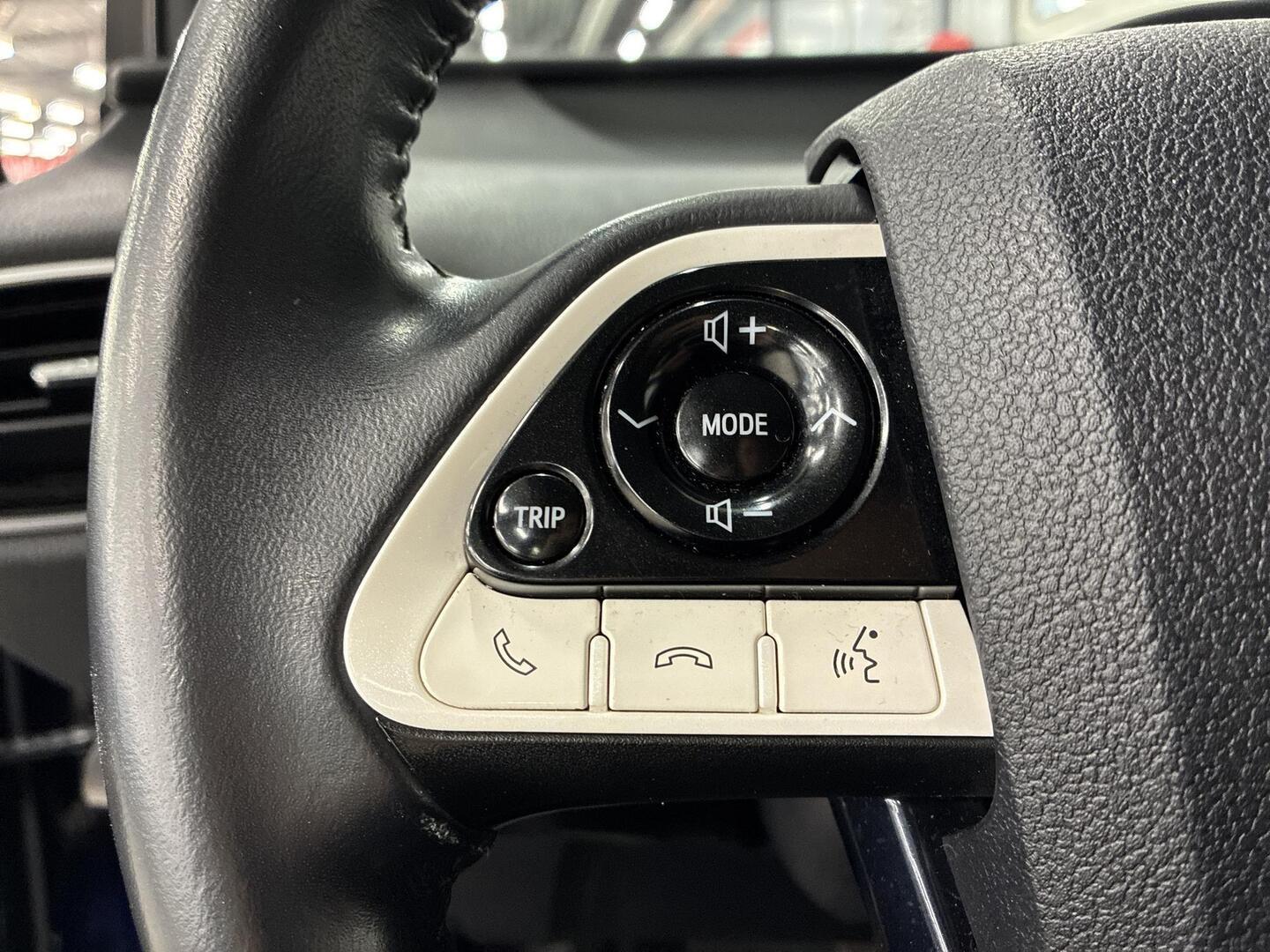 TOYOTA Prius 2017