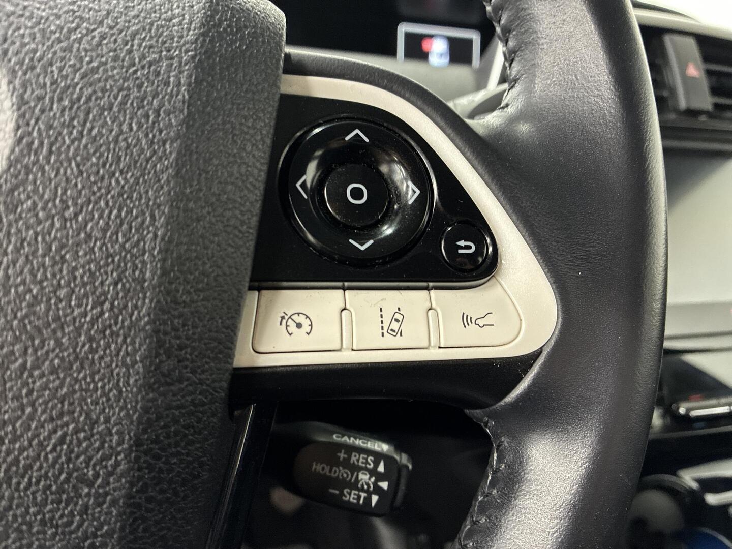 TOYOTA Prius 2017