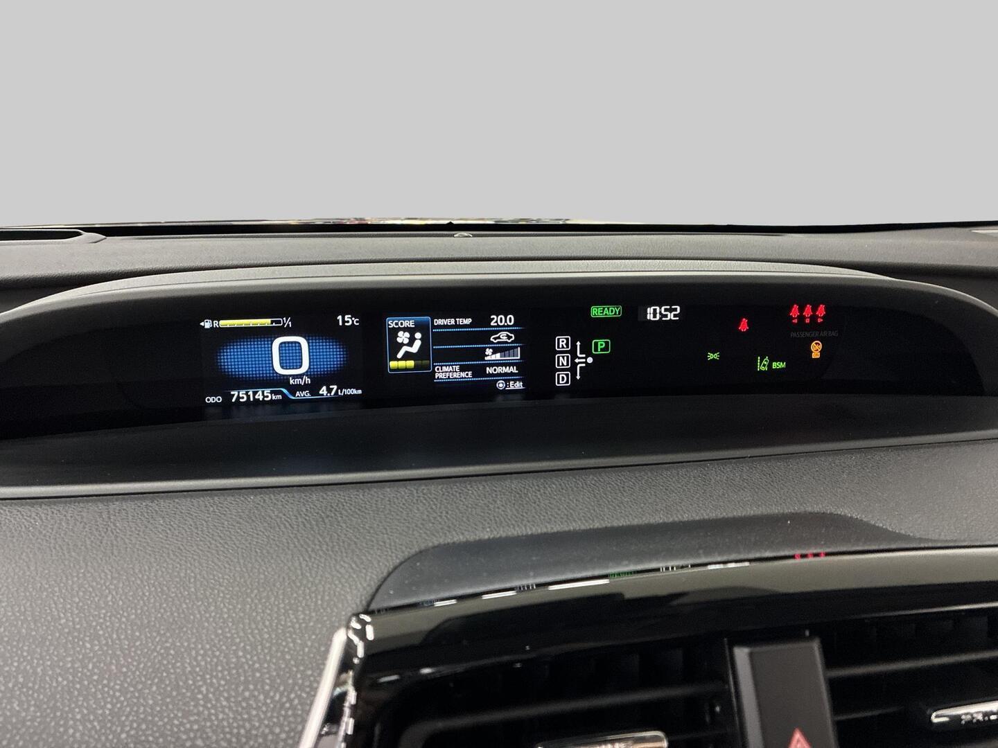 TOYOTA Prius 2017