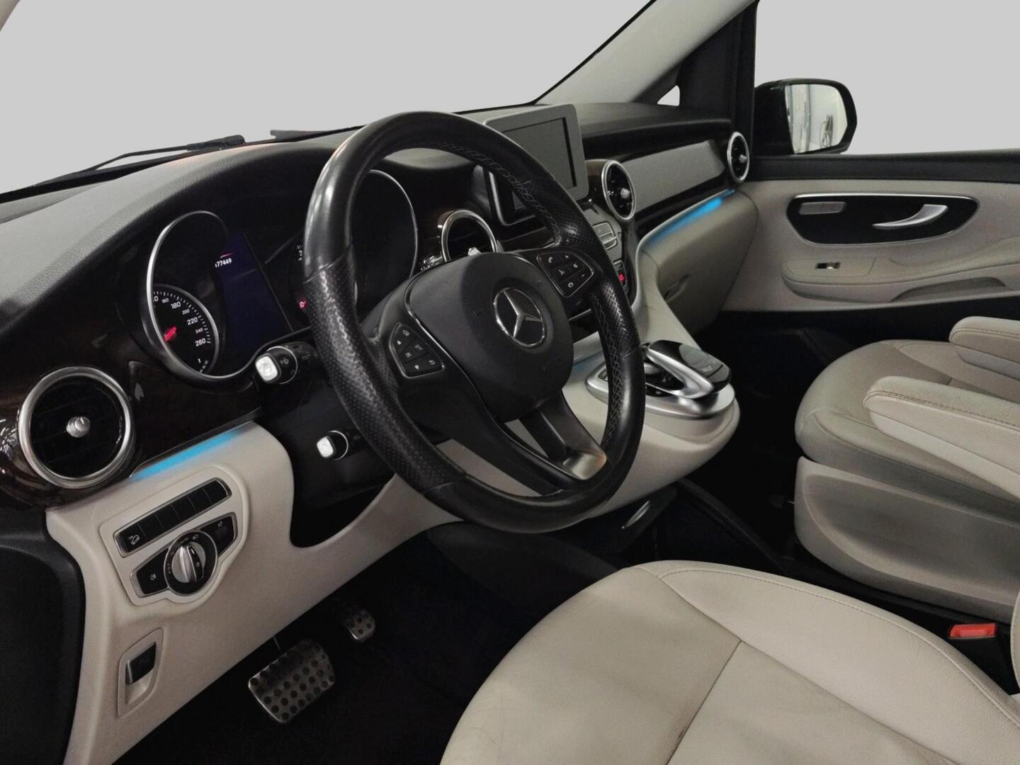 MERCEDES-BENZ V 2019