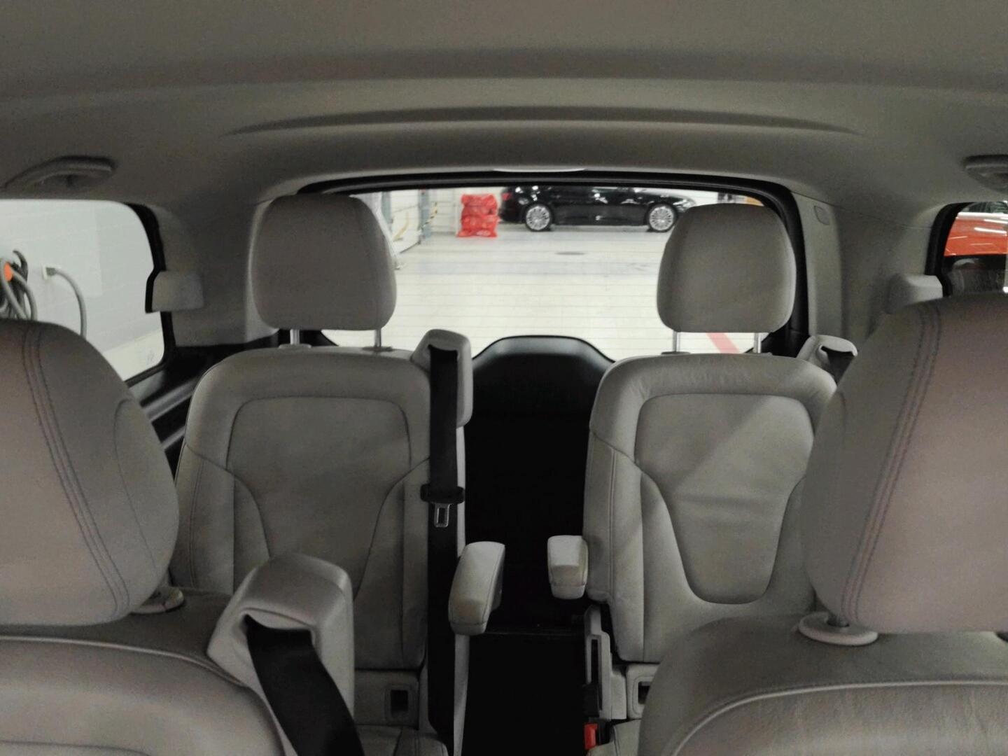 MERCEDES-BENZ V 2019