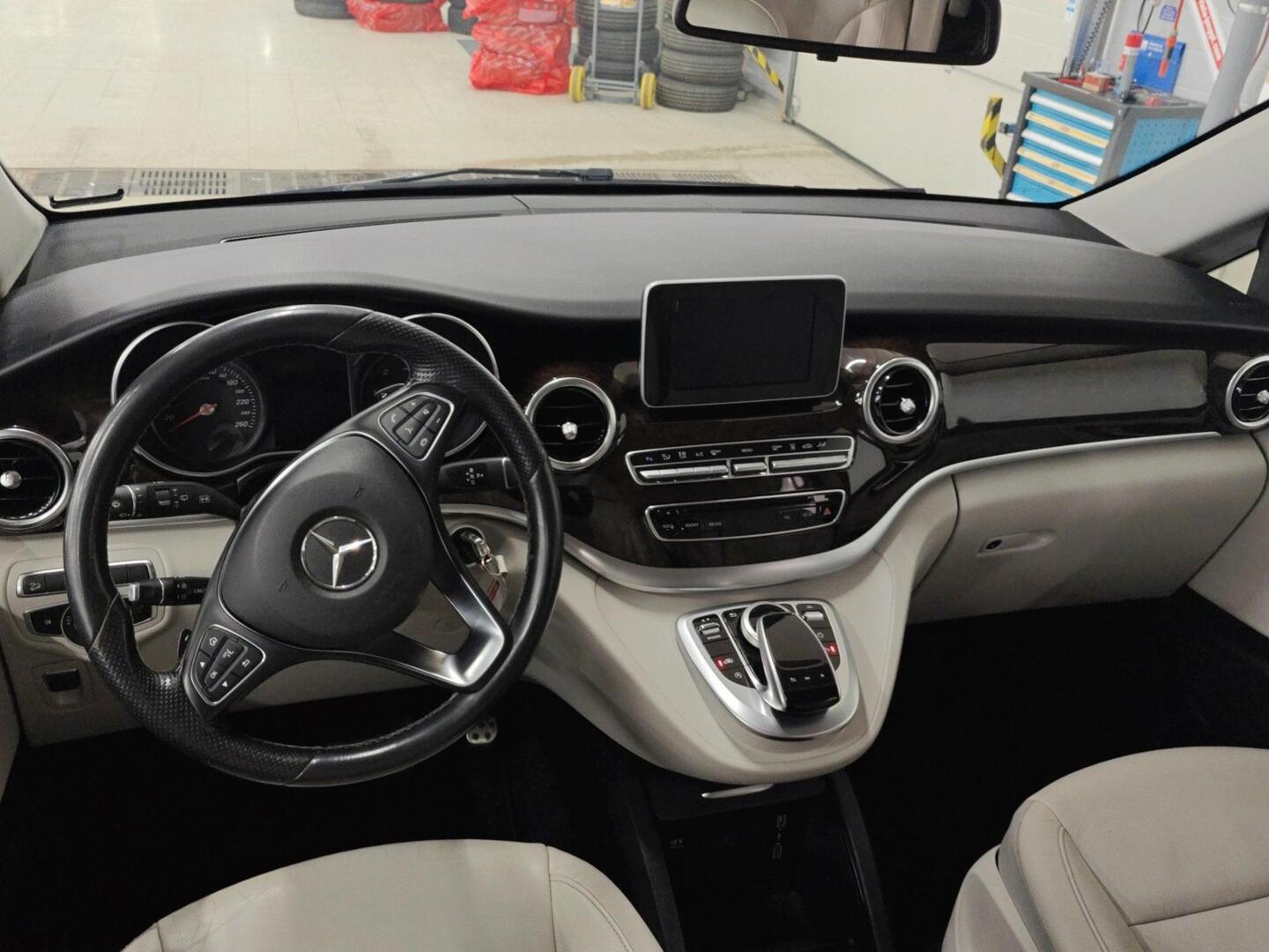 MERCEDES-BENZ V 2019