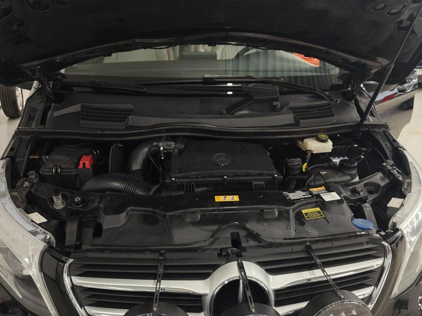 MERCEDES-BENZ V 2019