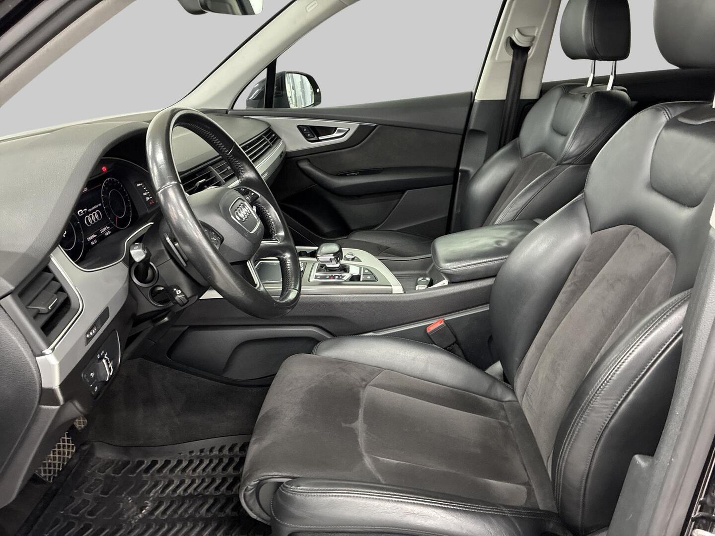 AUDI Q7 2016