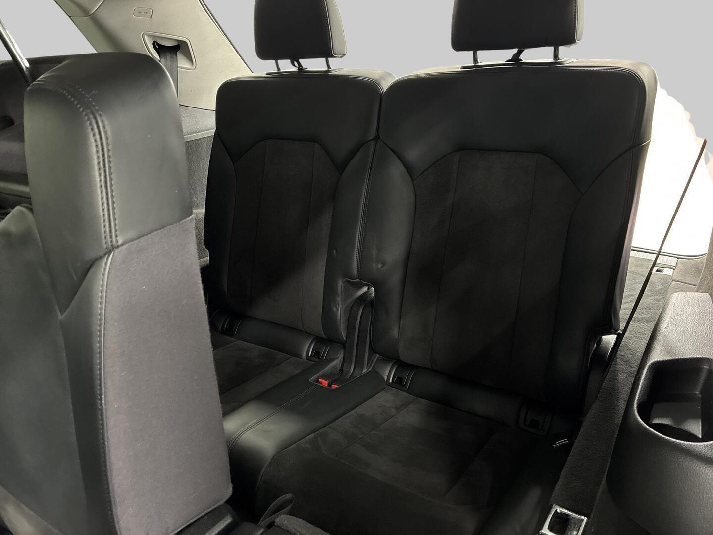 AUDI Q7 2016