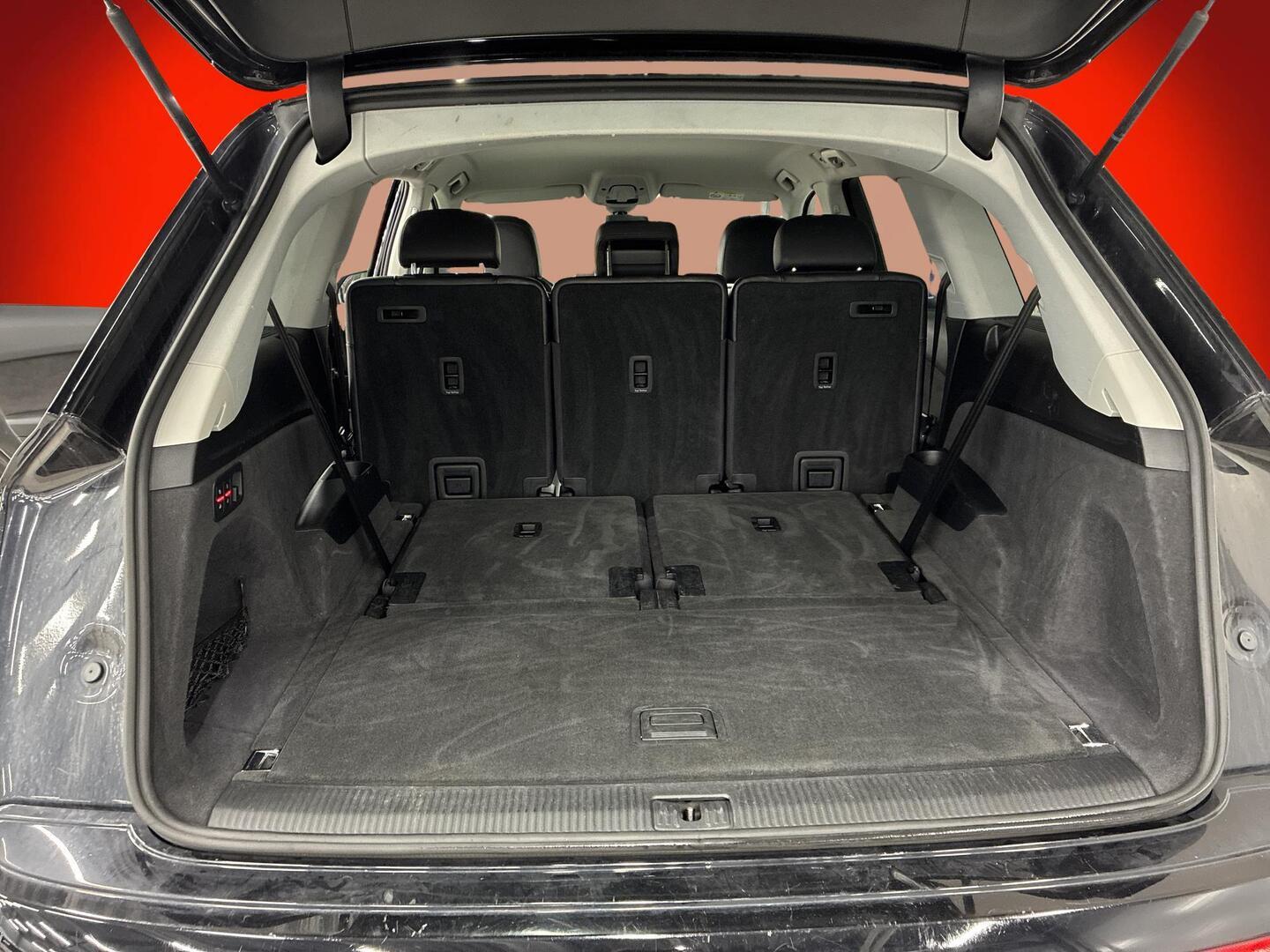 AUDI Q7 2016