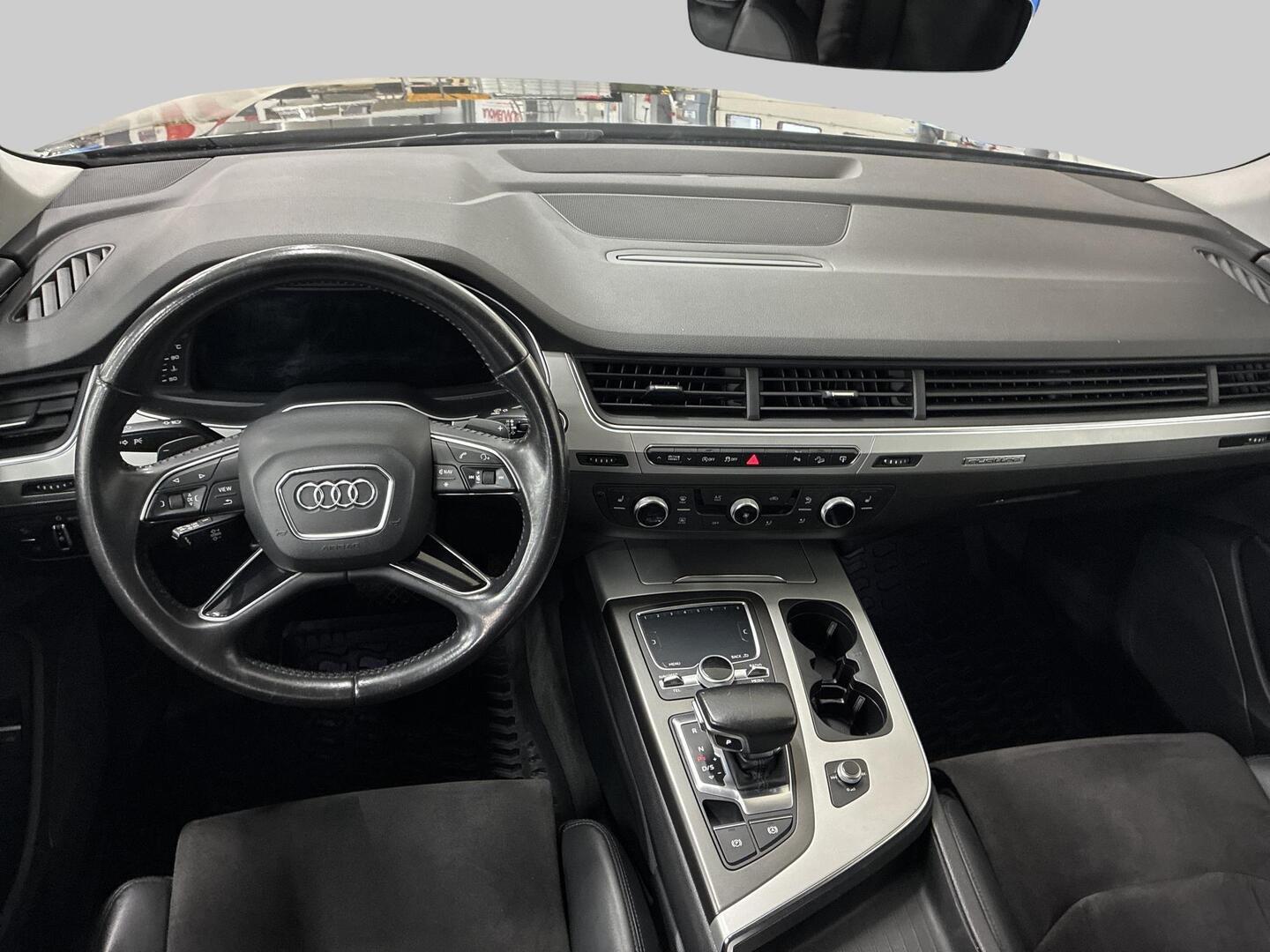 AUDI Q7 2016