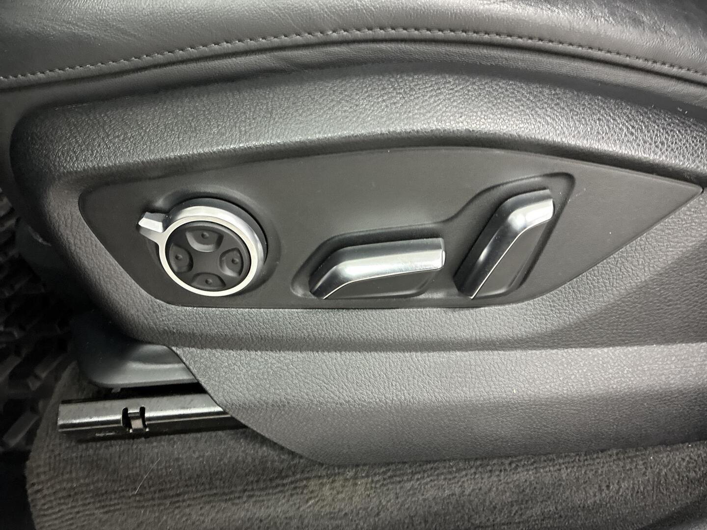 AUDI Q7 2016