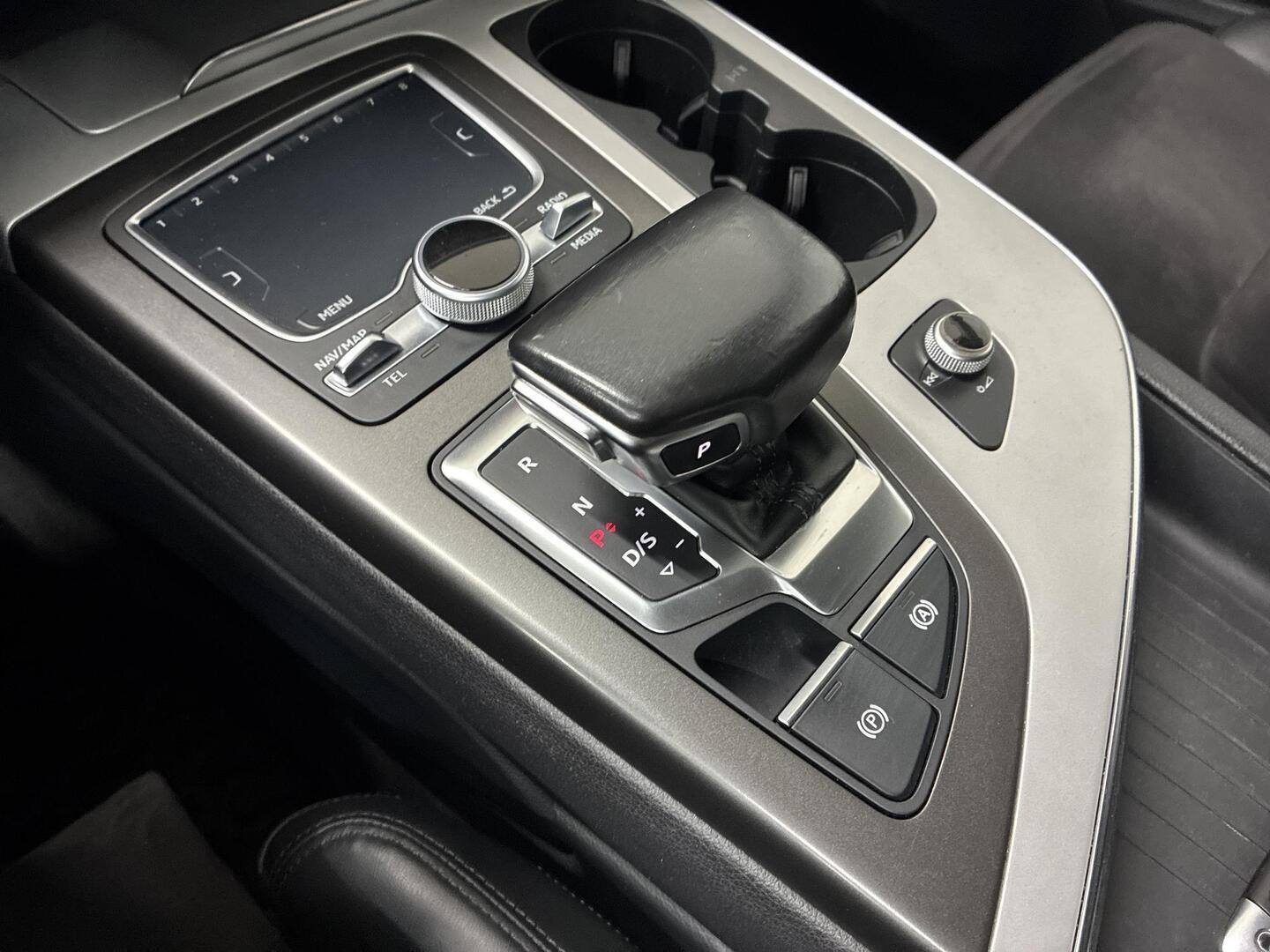 AUDI Q7 2016