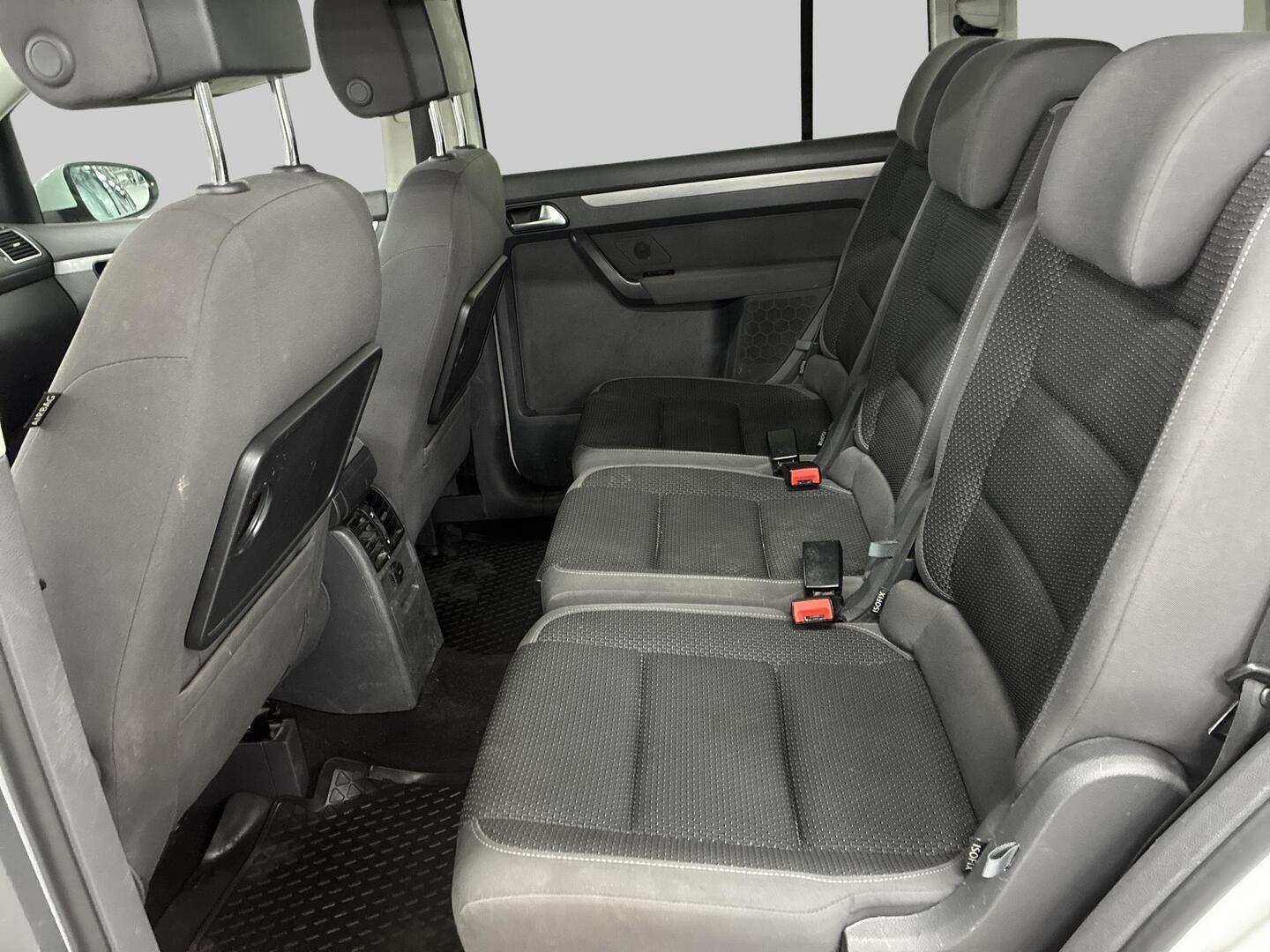 VOLKSWAGEN Touran 2014