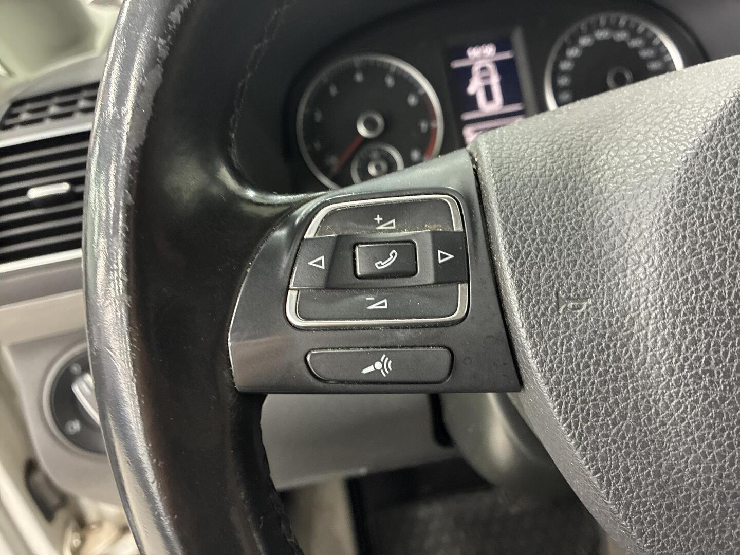 VOLKSWAGEN Touran 2014