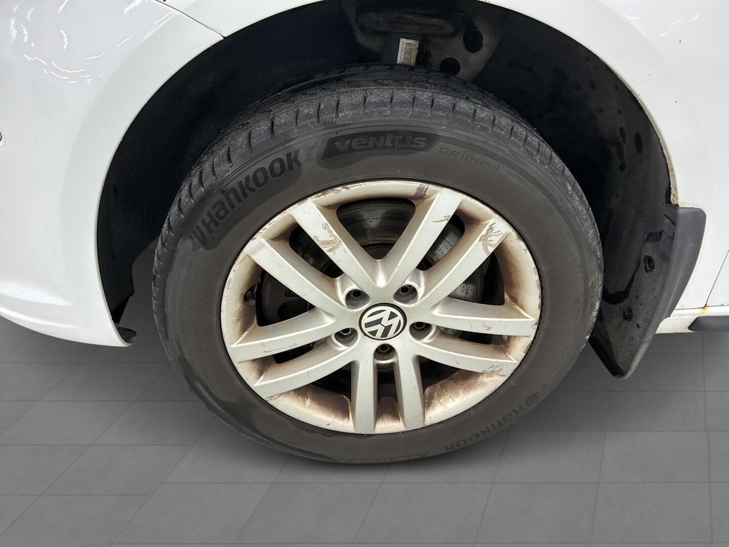 VOLKSWAGEN Touran 2014