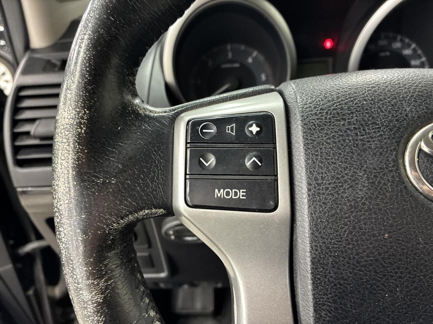 TOYOTA LAND CRUISER 2015