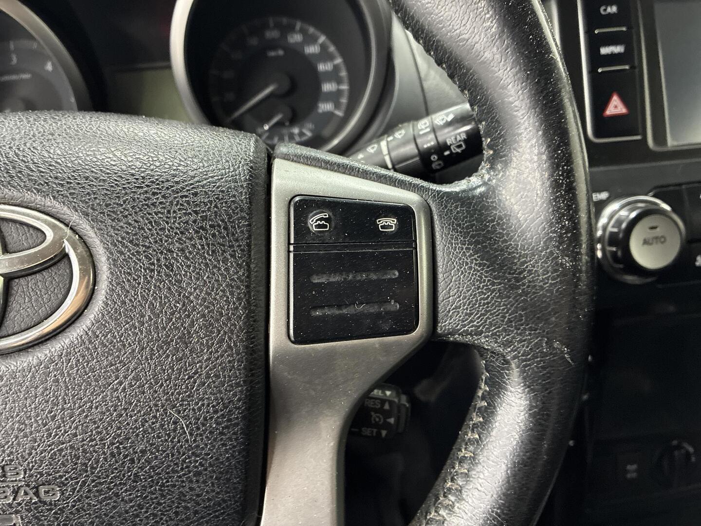 TOYOTA LAND CRUISER 2015