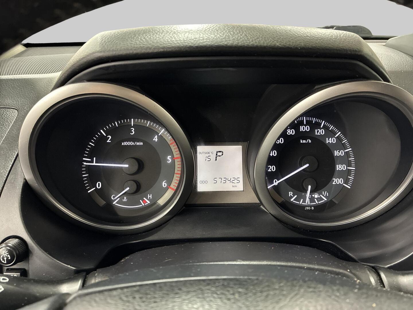 TOYOTA LAND CRUISER 2015