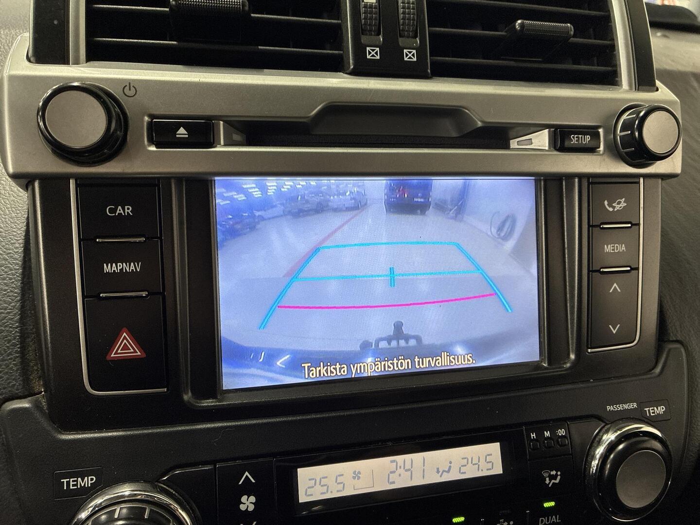 TOYOTA LAND CRUISER 2015