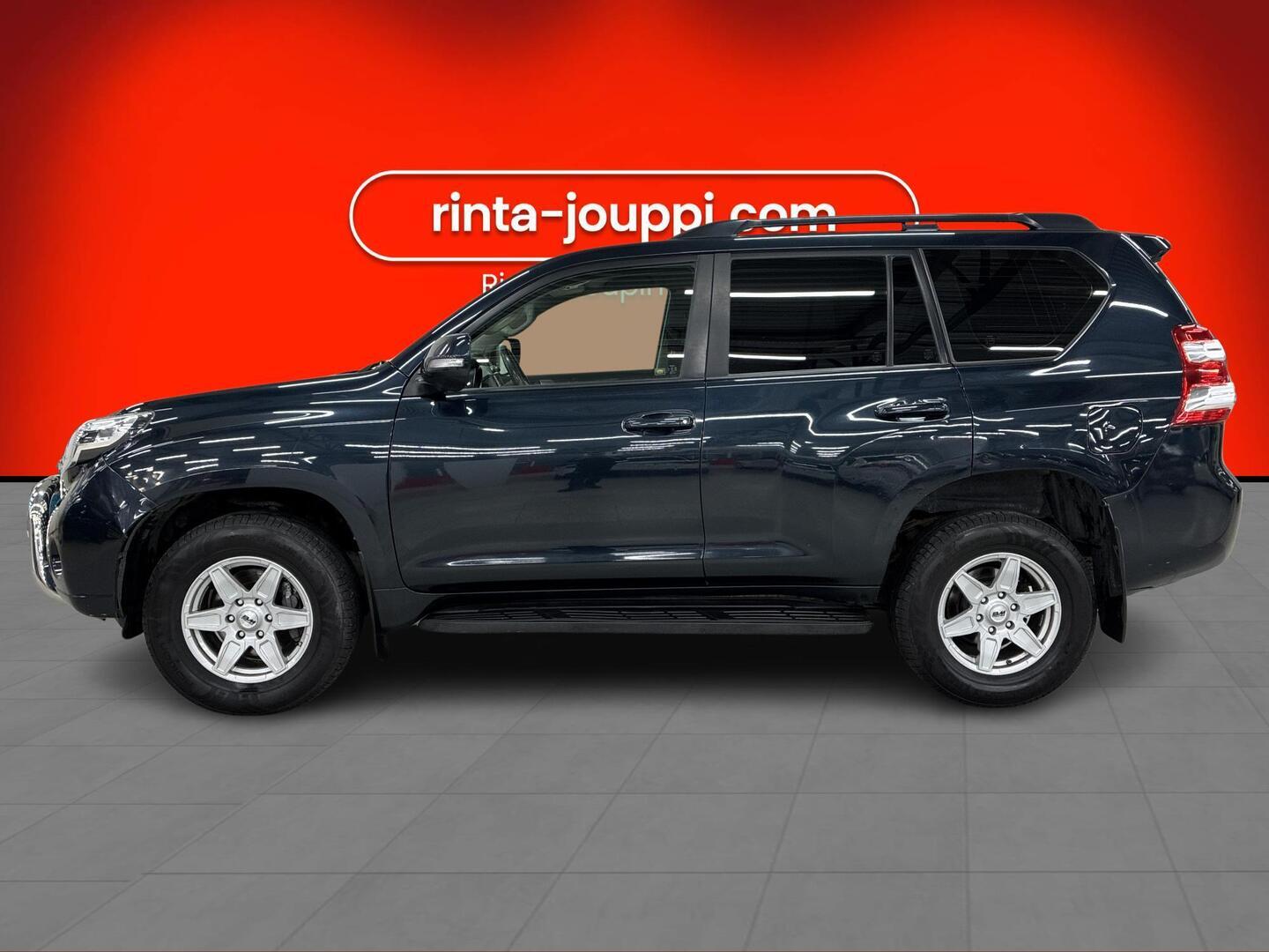 TOYOTA LAND CRUISER 2015