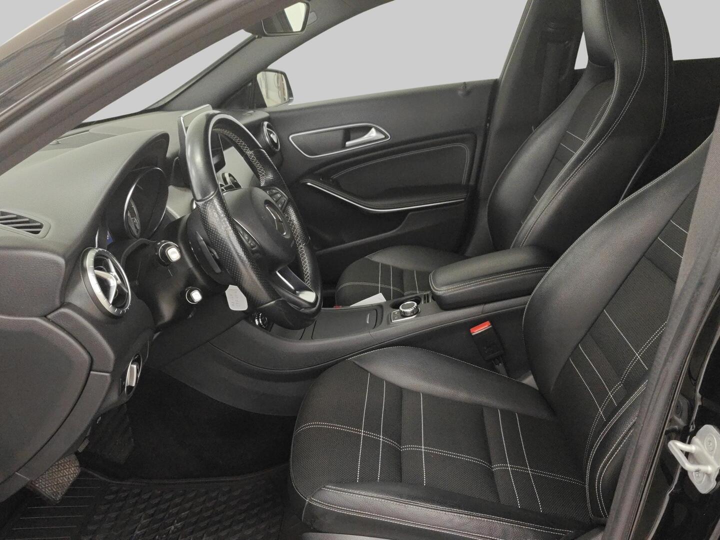 MERCEDES-BENZ CLA 2015