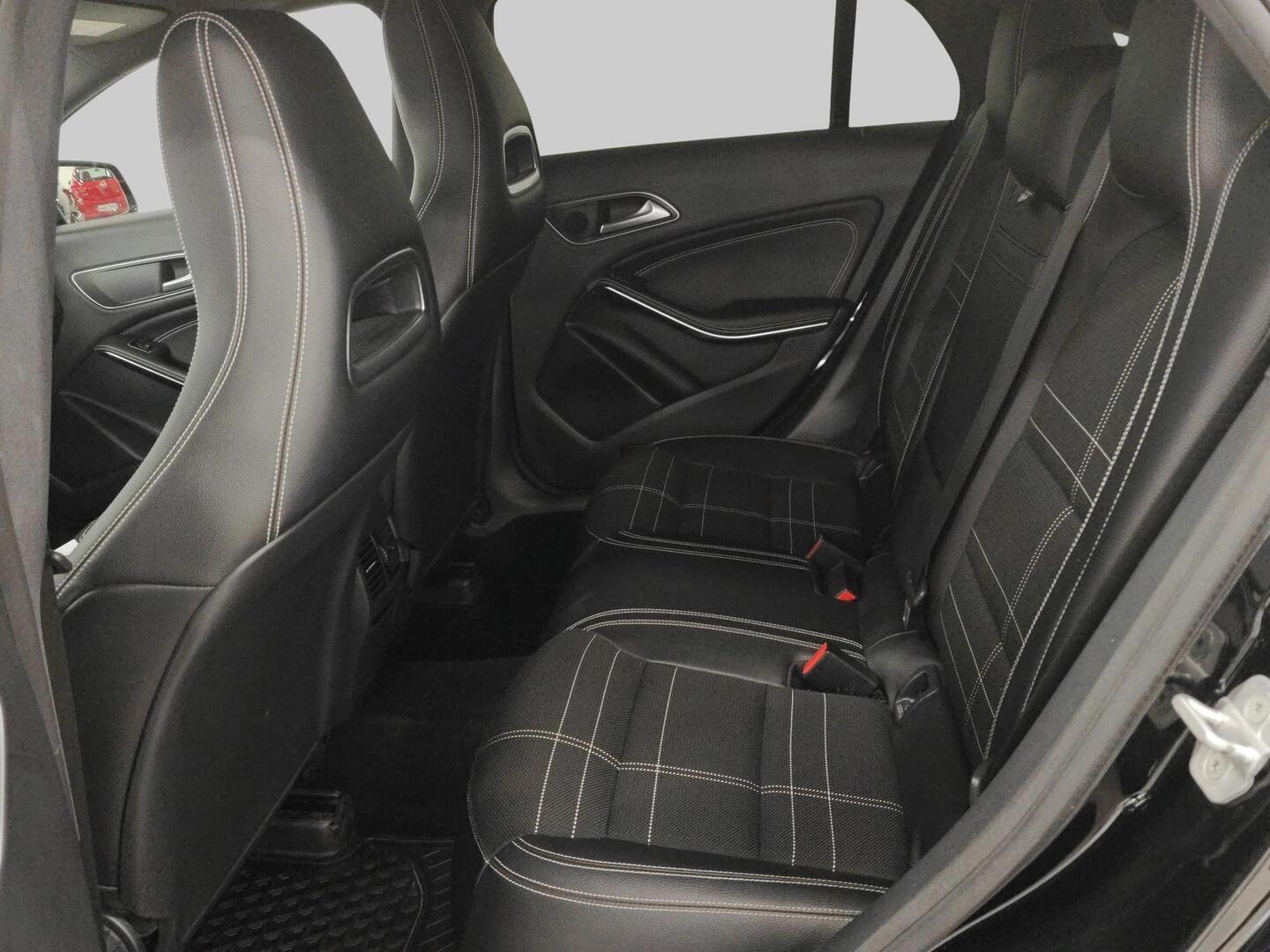 MERCEDES-BENZ CLA 2015