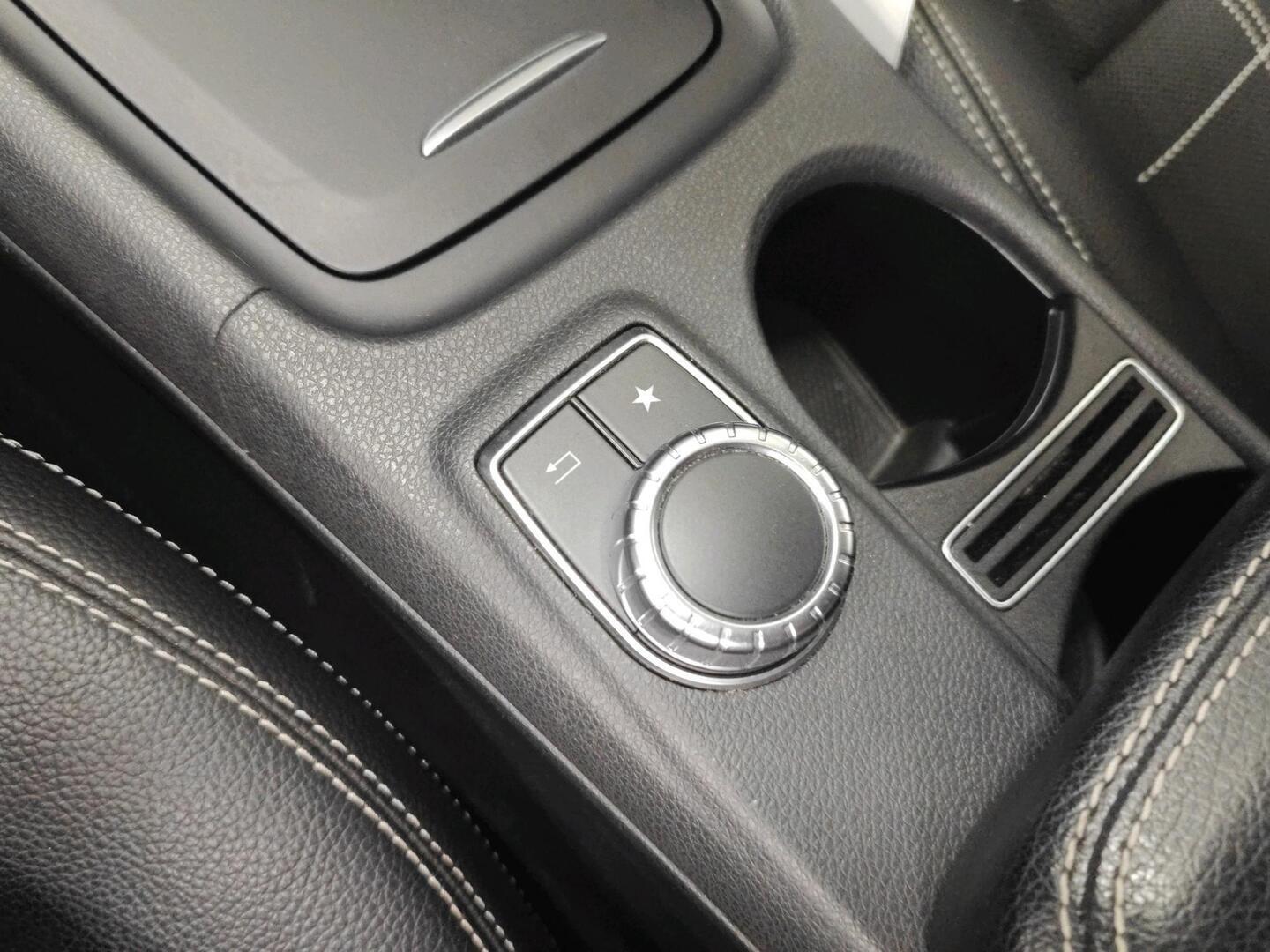 MERCEDES-BENZ CLA 2015