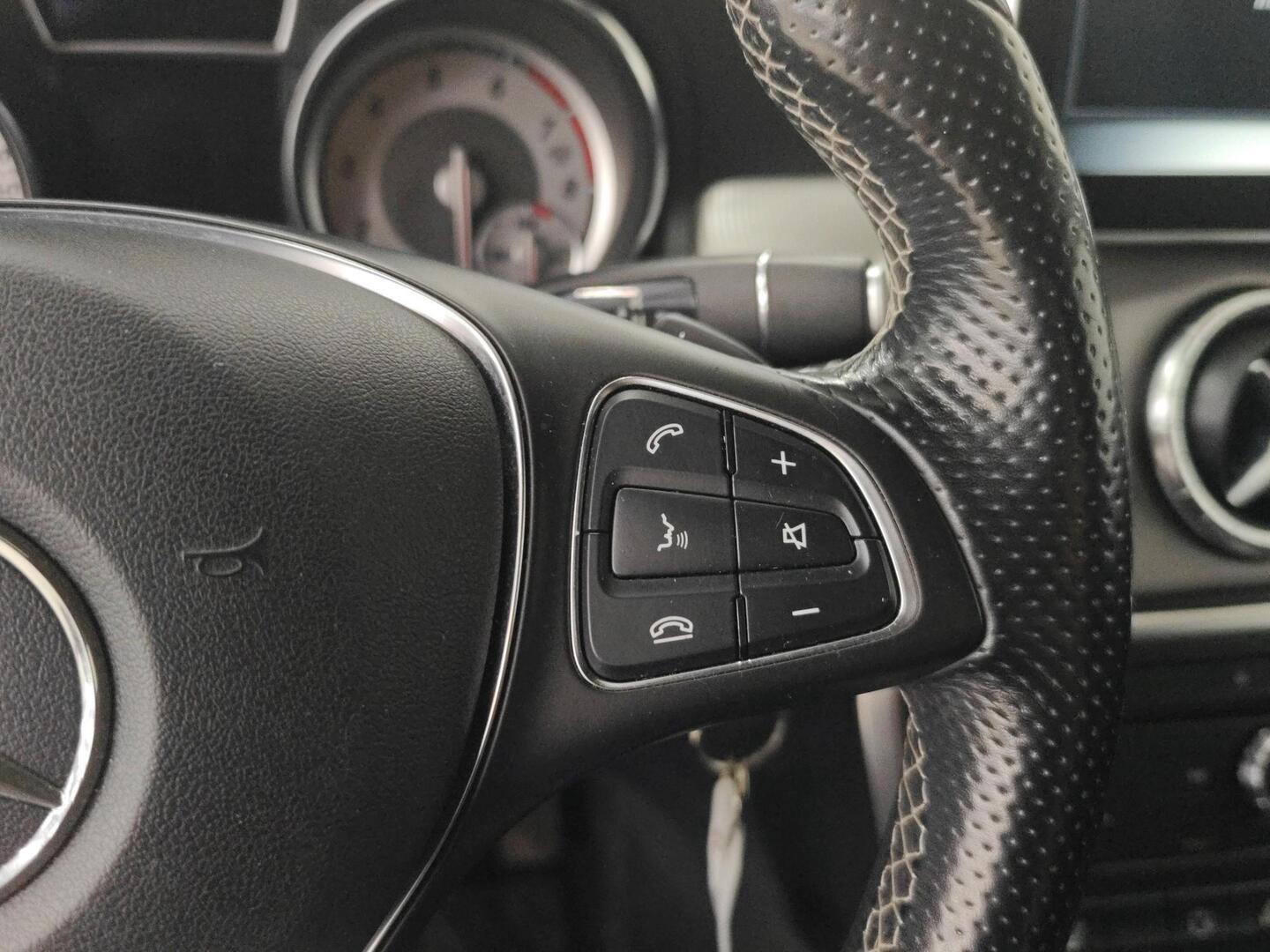 MERCEDES-BENZ CLA 2015