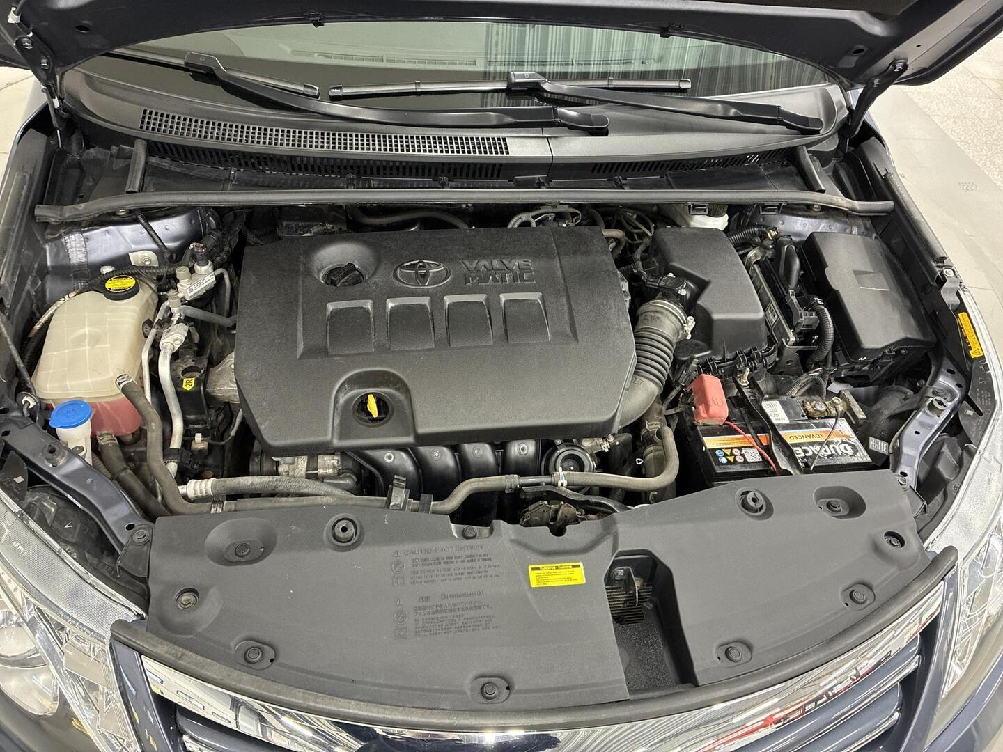 TOYOTA Avensis 2015