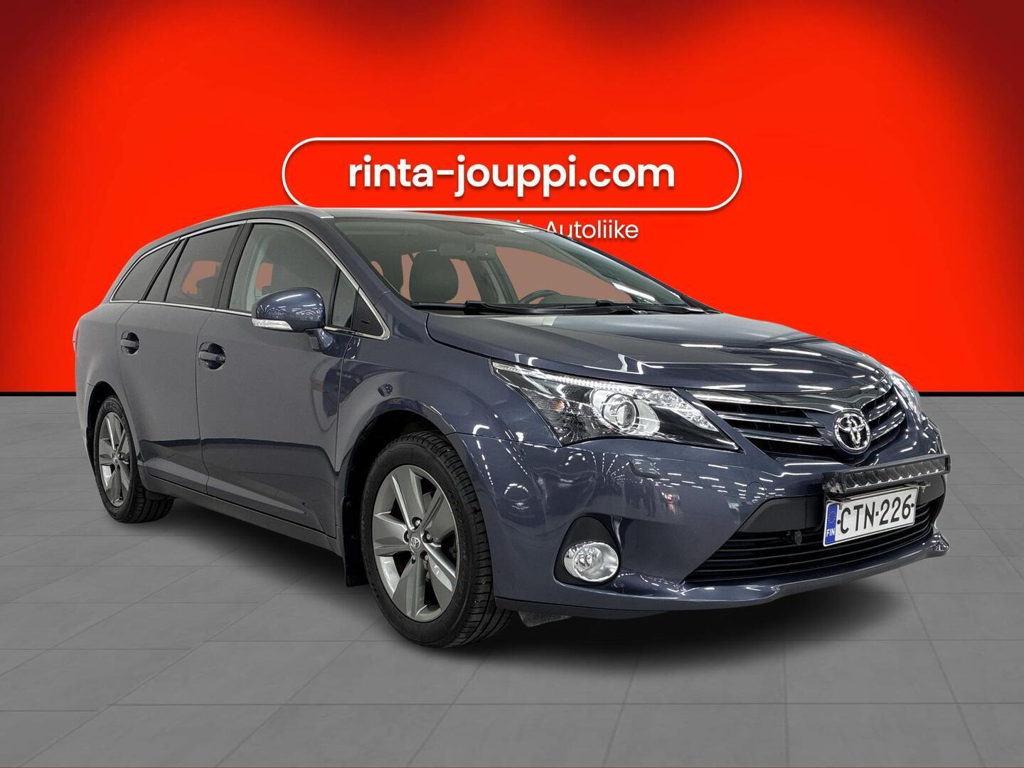 TOYOTA Avensis 2015
