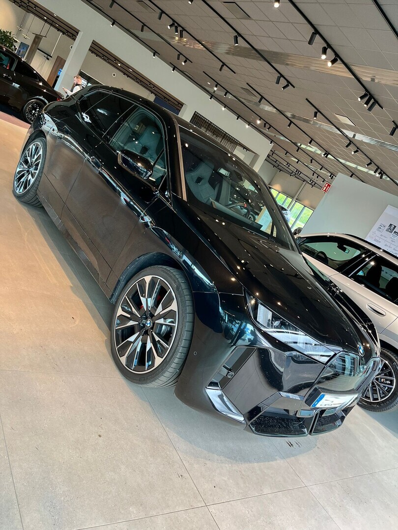 BMW IX 2025