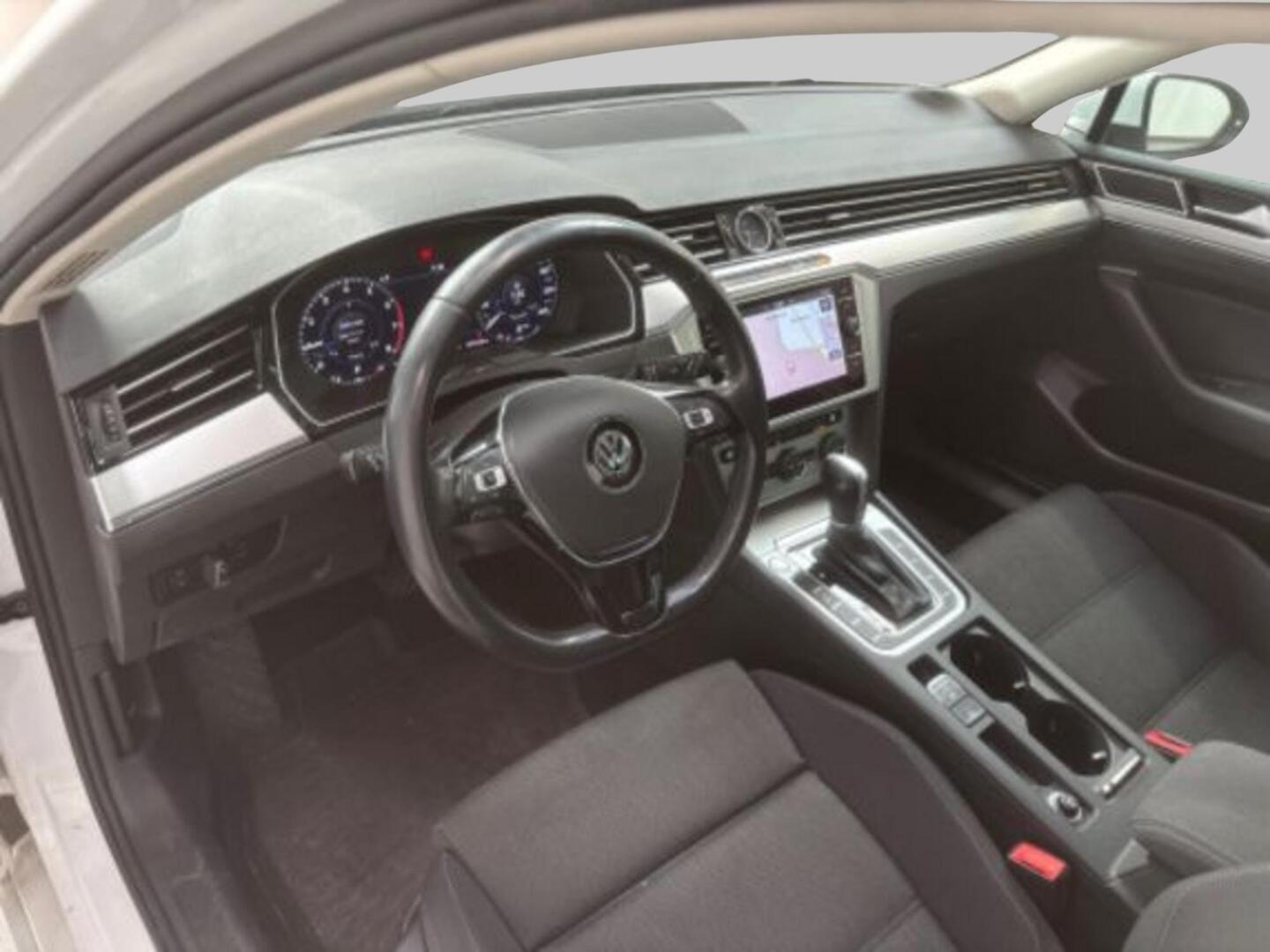 VOLKSWAGEN PASSAT 2019