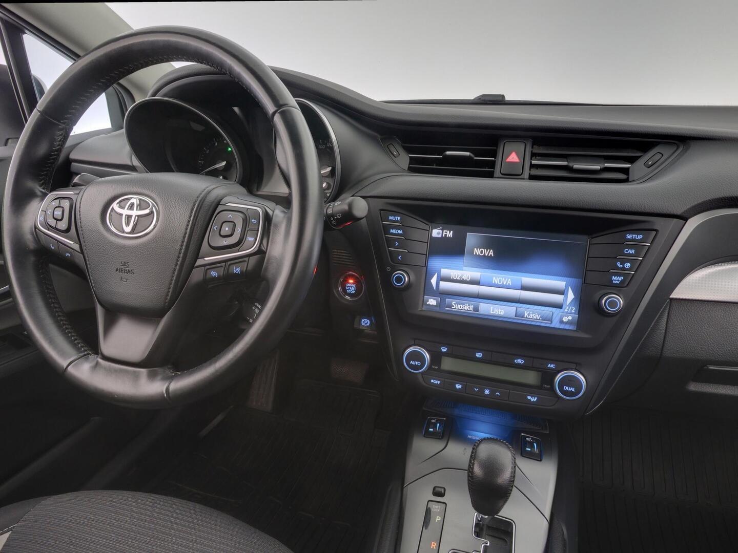 TOYOTA AVENSIS 2017