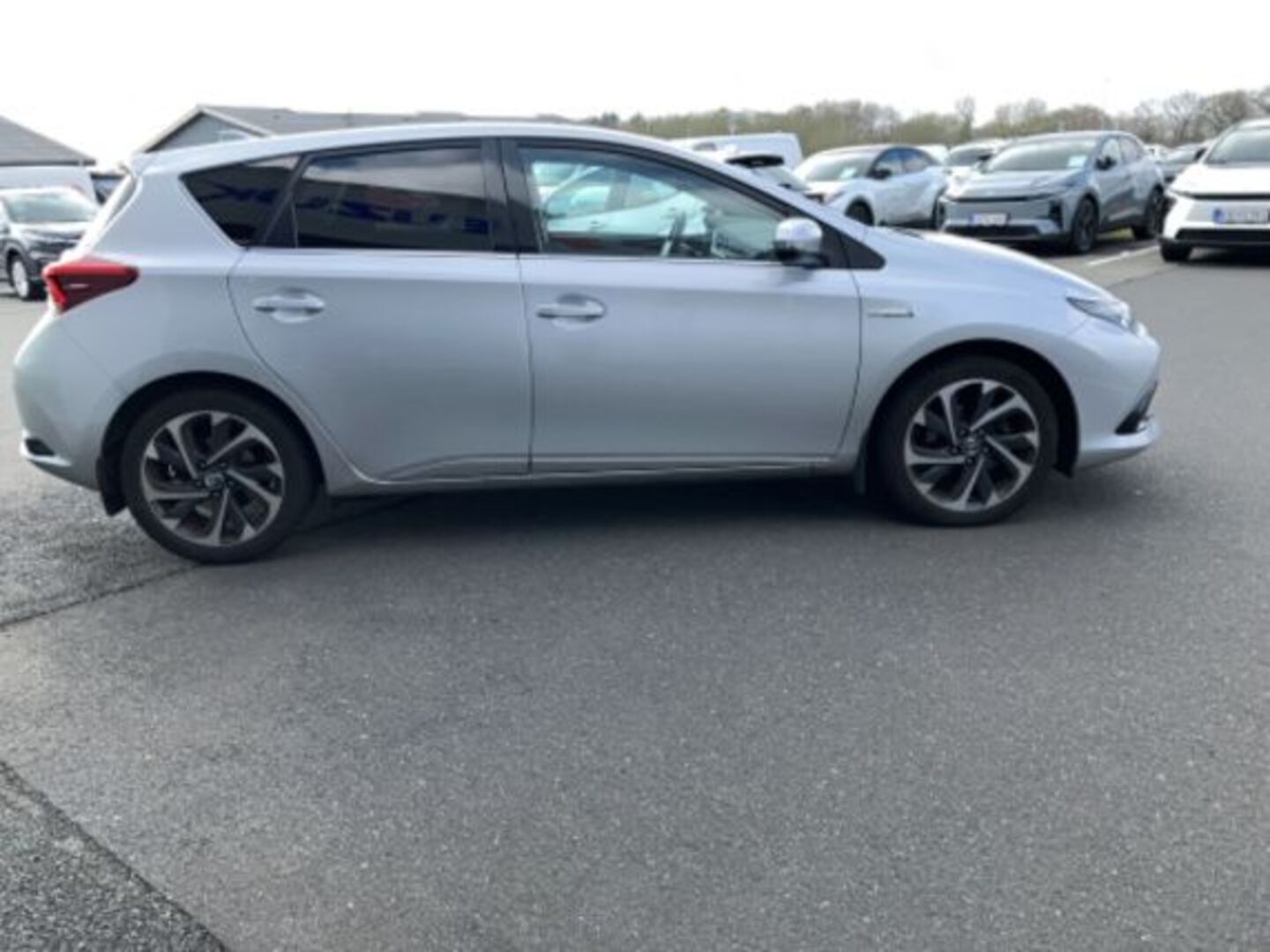 TOYOTA AURIS 2016