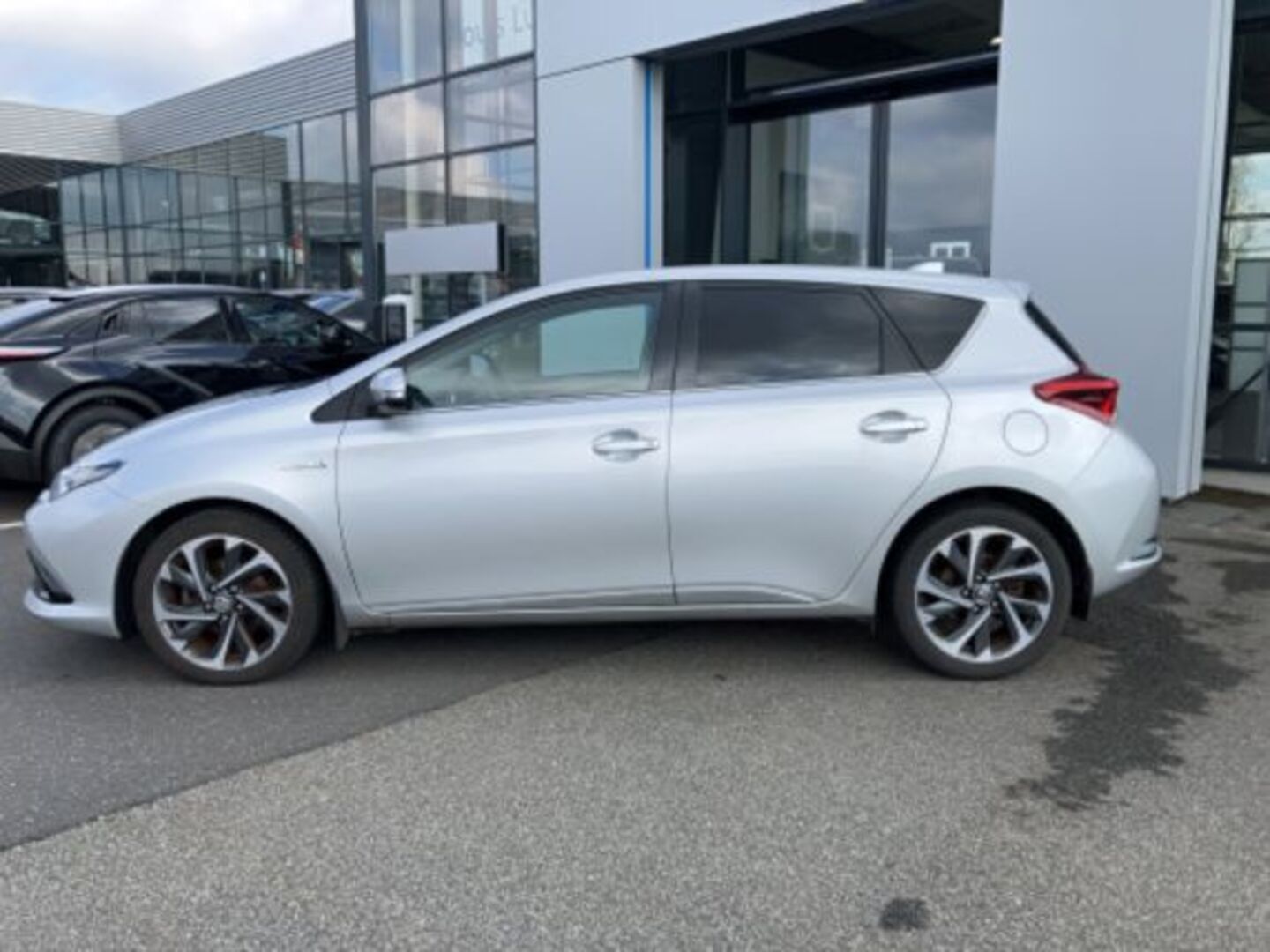 TOYOTA AURIS 2016