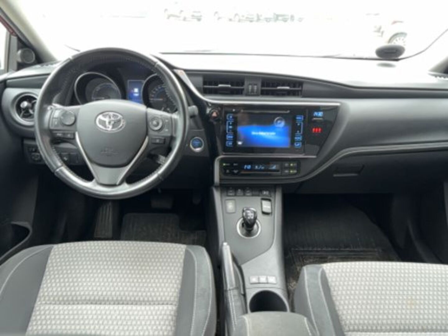 TOYOTA AURIS 2018