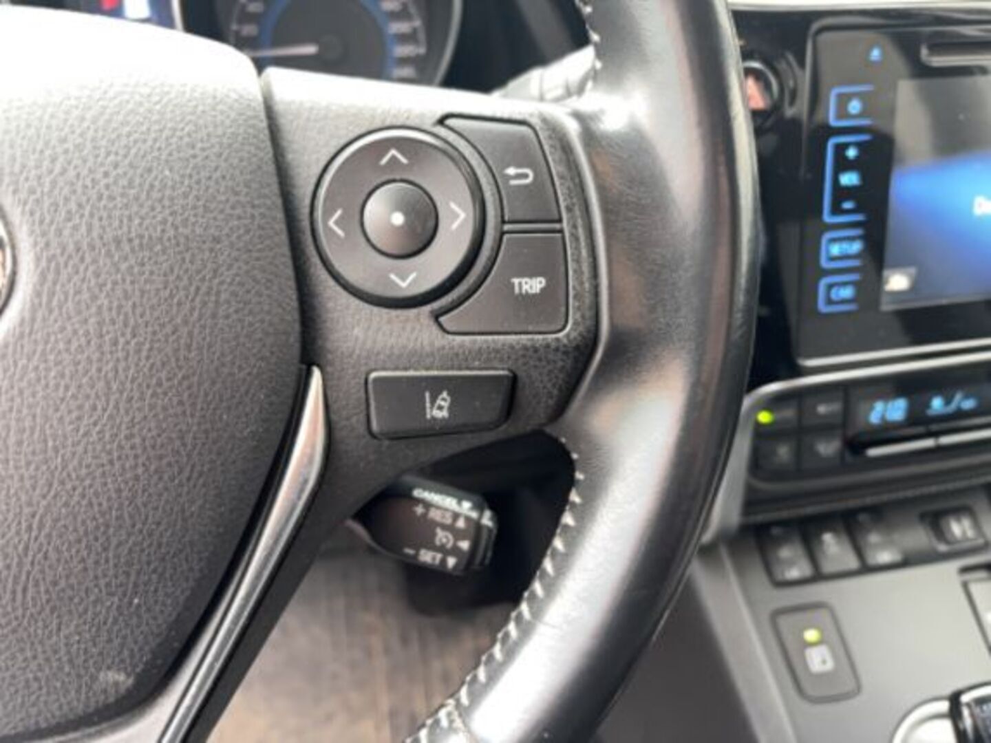 TOYOTA AURIS 2018