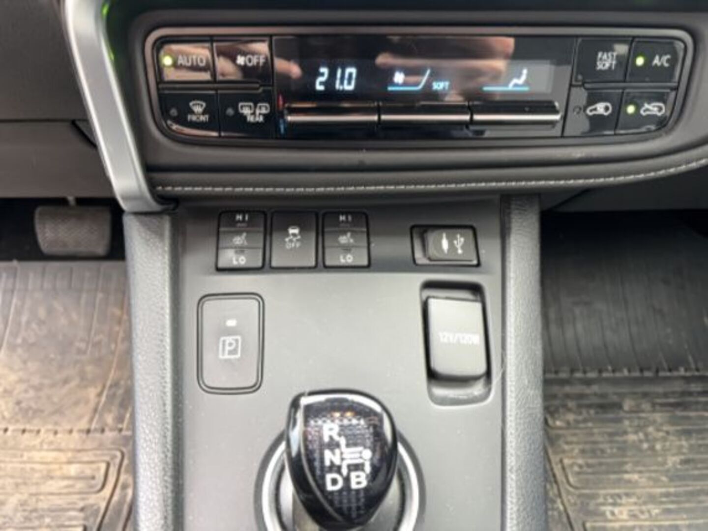 TOYOTA AURIS 2018